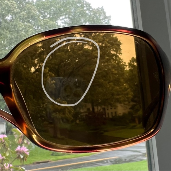 Ray-Ban Polarized Sunglasses - Picture 5 of 6